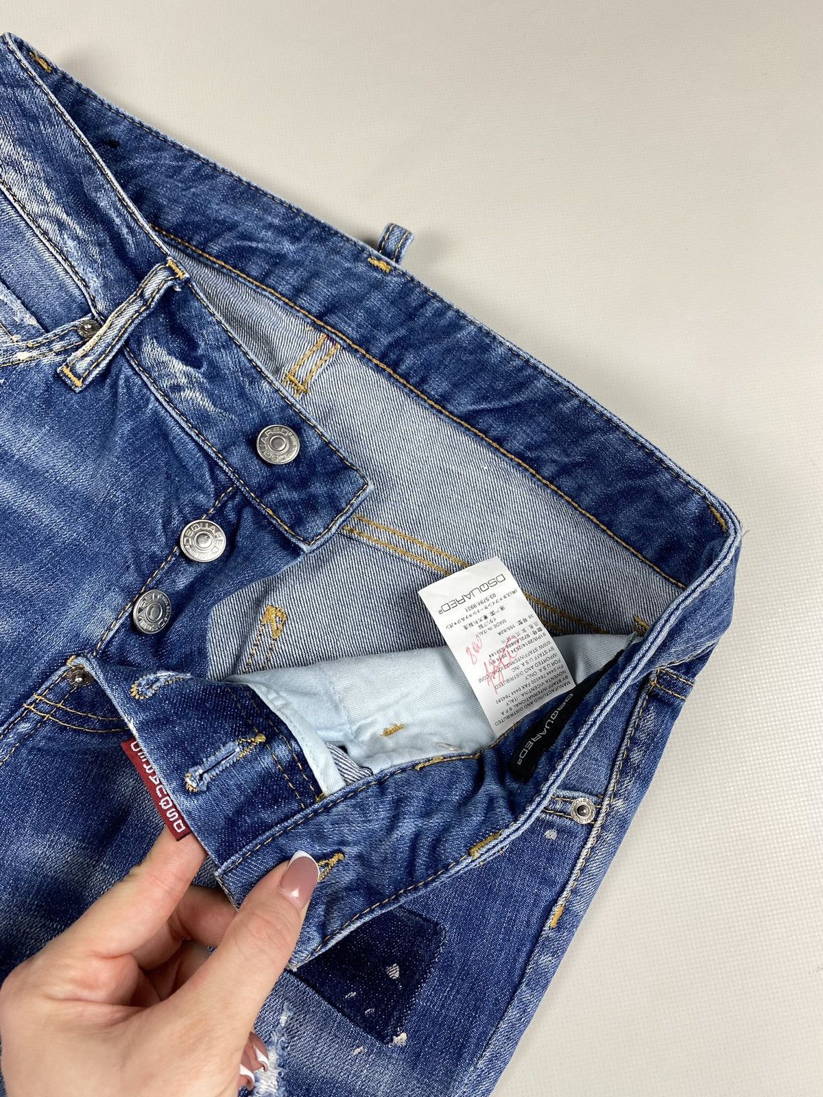 Designer × Dsquared2 Dsquared ladies distressed denim cropped jeans size 38 Size 26" / US 2 / IT 38 - 13 Thumbnail