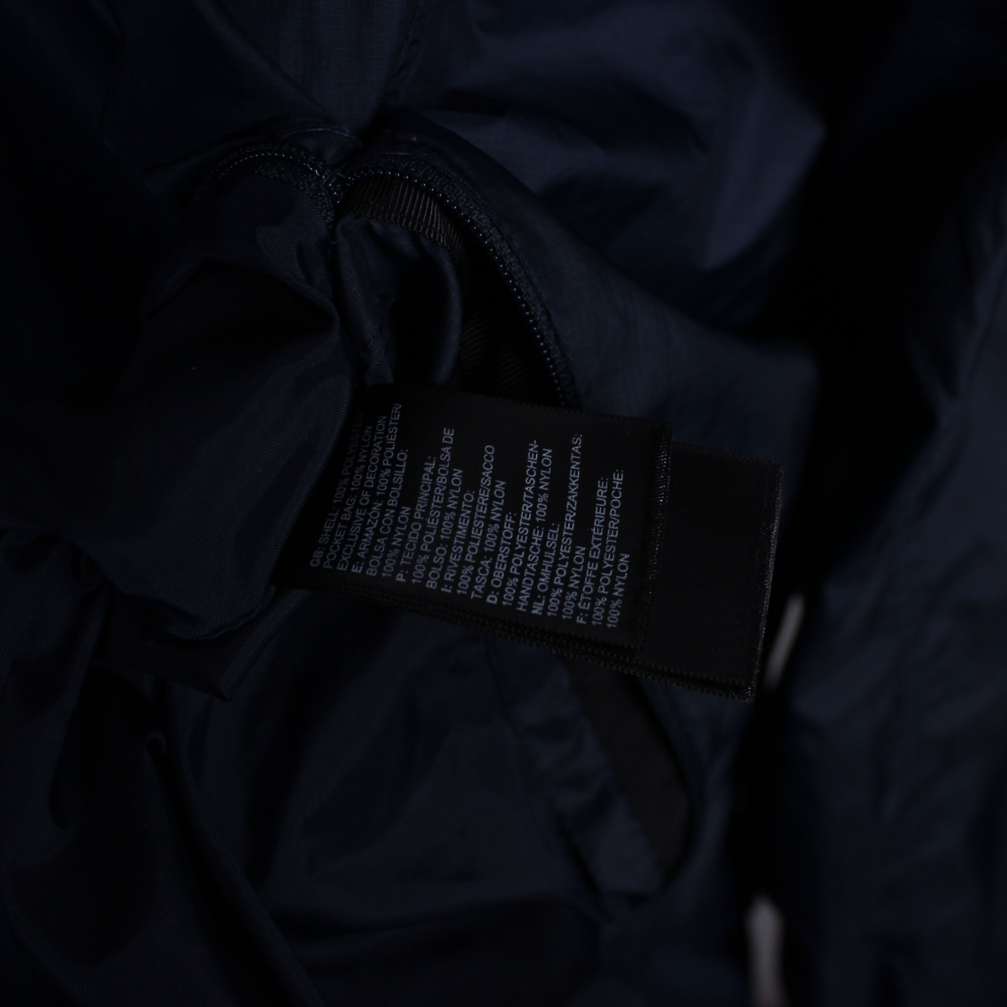 The North Face TNF The North Face light jacket big logo centr L Size US L / EU 52-54 / 3 - 15 Thumbnail