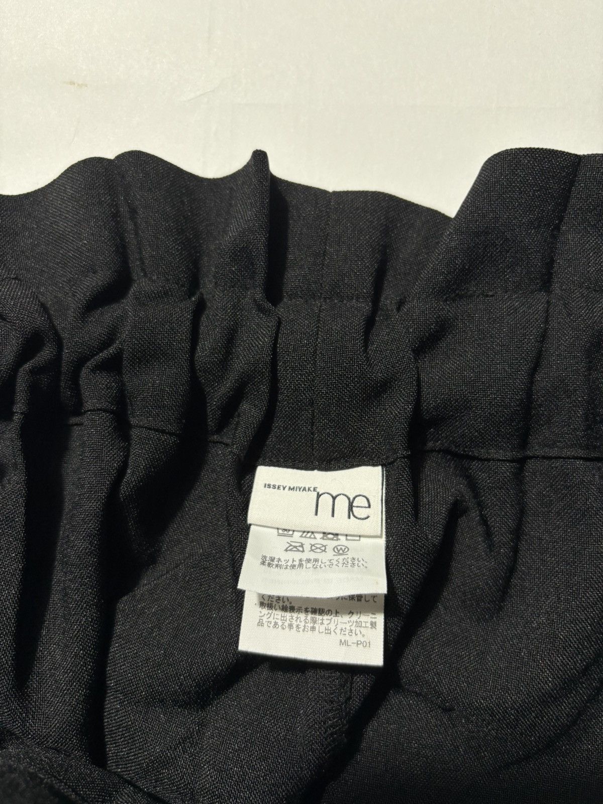 Issey Miyake ISSEY MIYAKE ME TREE PLEATS CROPPED PANTS Size 28" / US 6 / IT 42 - 5 Thumbnail