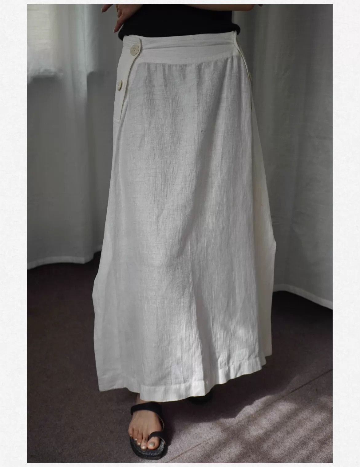 Issey Miyake Issey Miyake 1994ss White Linen 4-button Skirt M Size 27" / US 4 / IT 40 - 1 Thumbnail