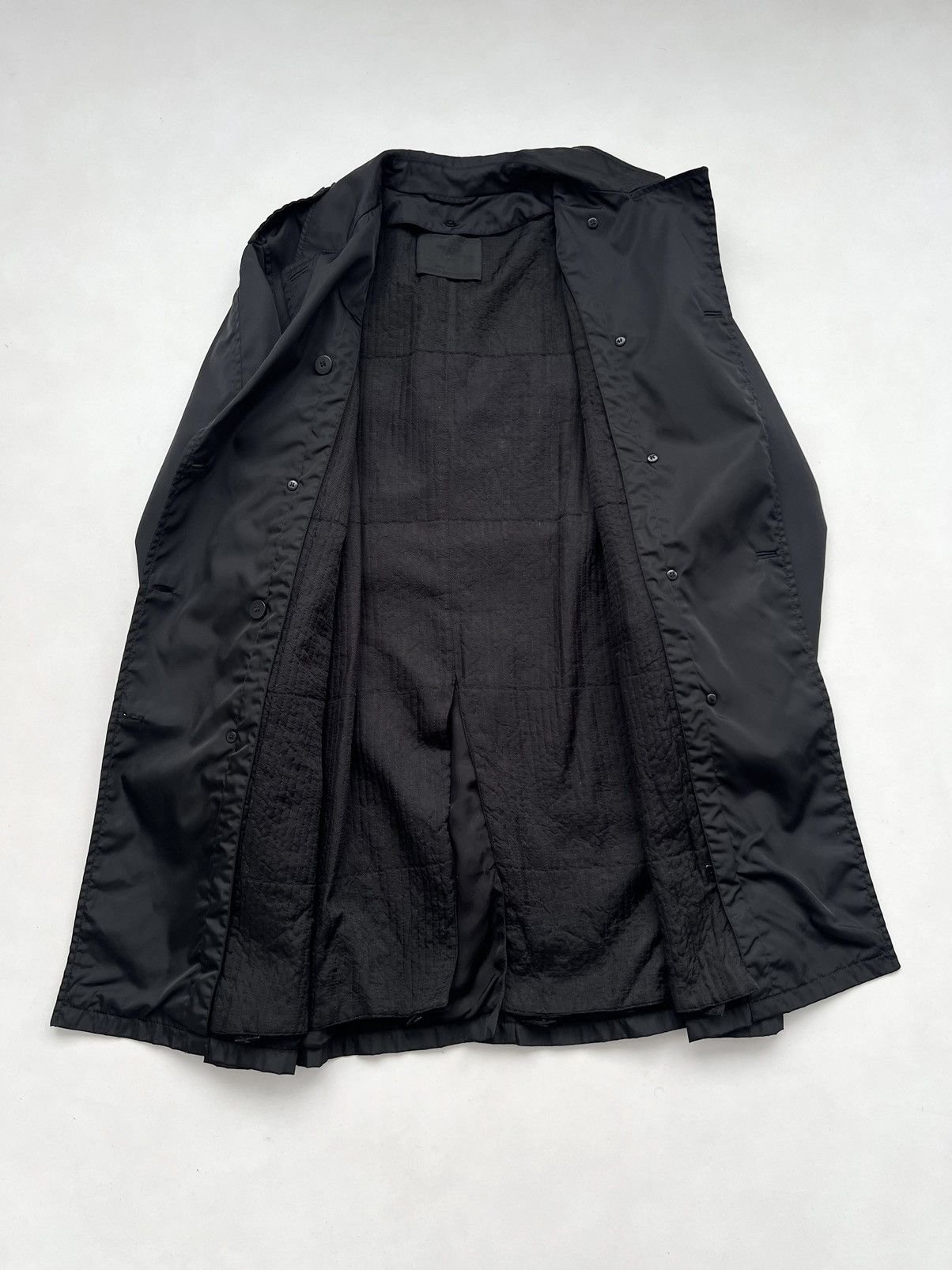 Prada 90s Prada ReNylon Double Breasted Black Trench Coat Size US M / EU 48-50 / 2 - 12 Thumbnail