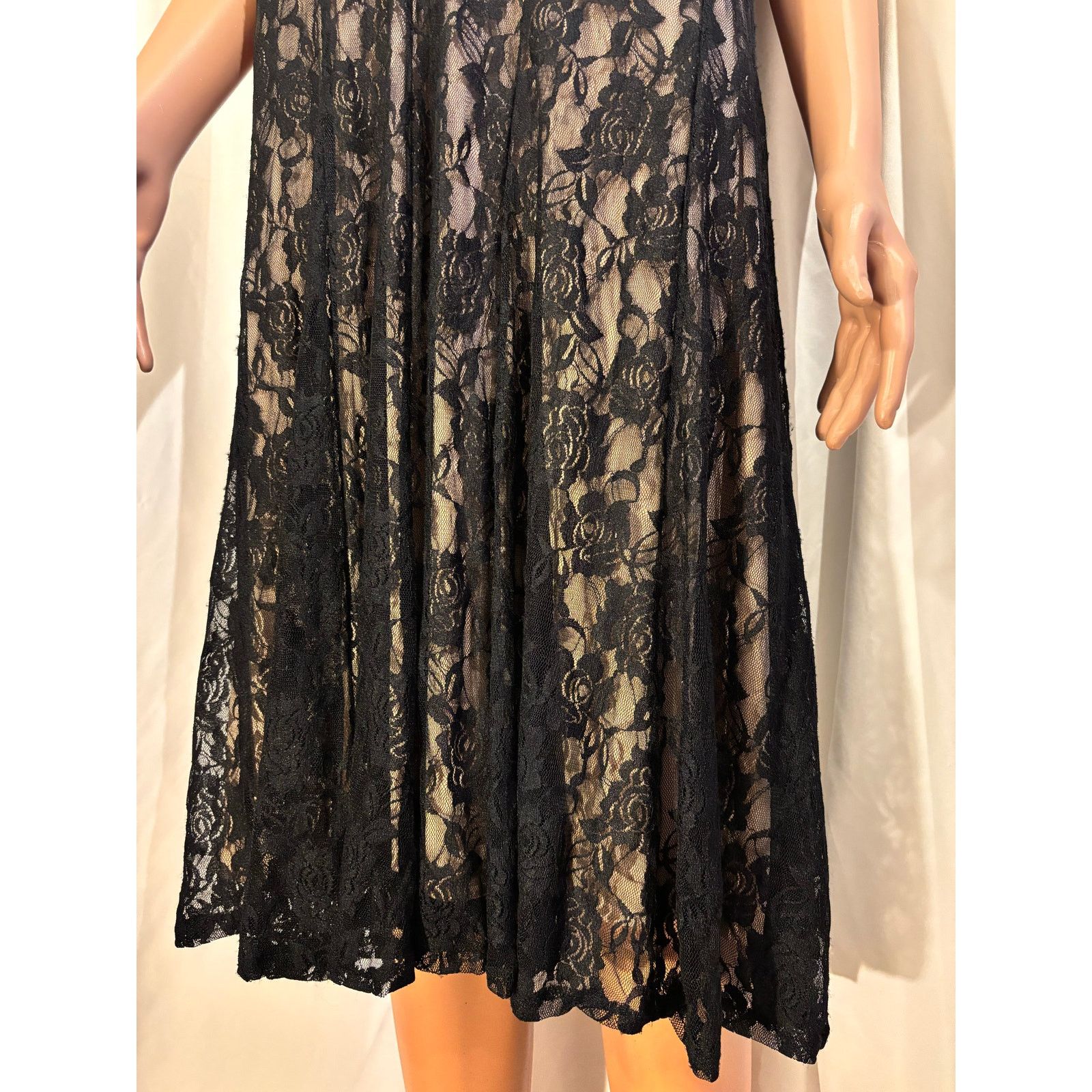The Unbranded Brand Glamour Black Lace Overlay Size 16 (XL) Size XL / US 12-14 / IT 48-50 - 4 Thumbnail