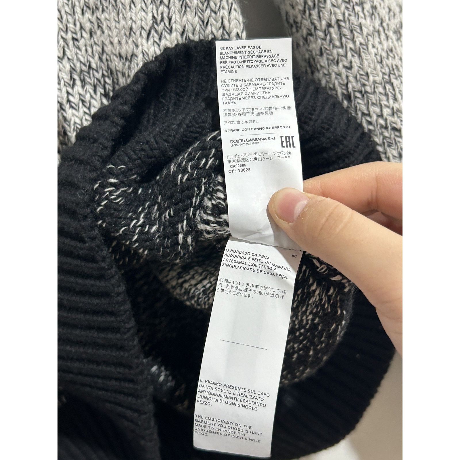Dolce & Gabbana DOLCE & GABBANA BLACK AND BLACK REVERSIBLE FITS LIKE MEDIUM Size US M / EU 48-50 / 2 - 2 Thumbnail