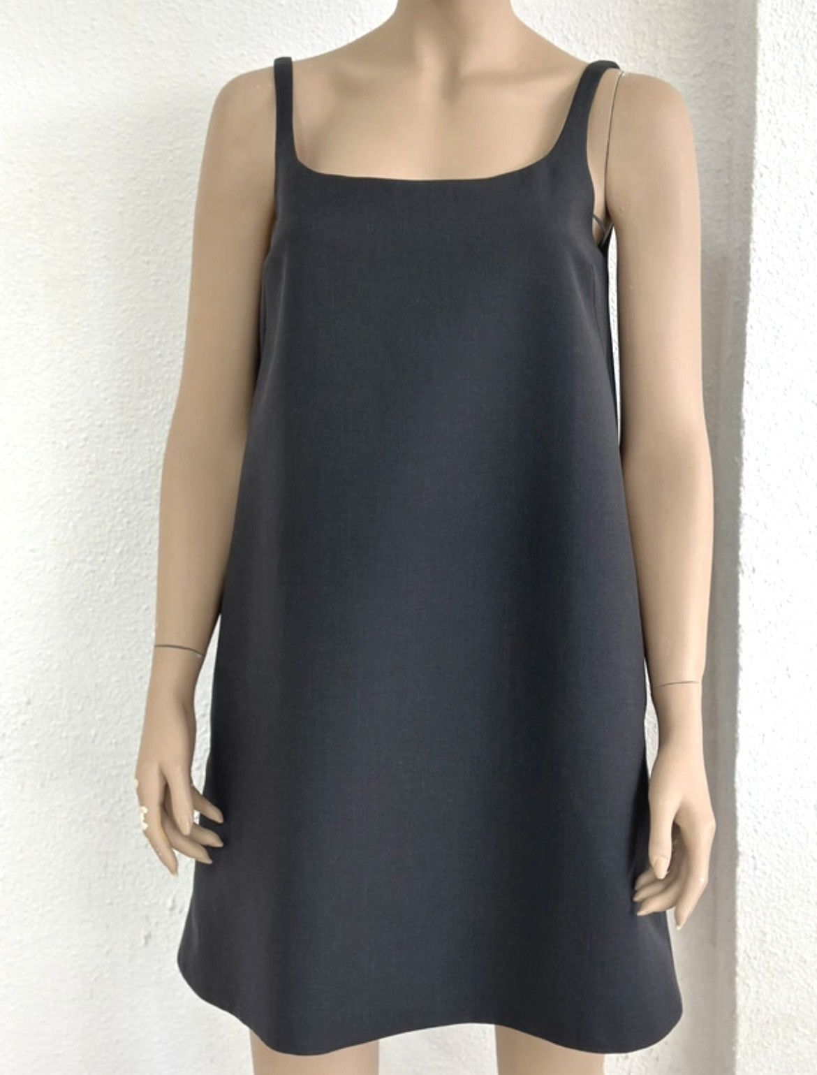 Prada Prada dress, size M, 100% wool Size M / US 6-8 / IT 42-44 - 1 Thumbnail