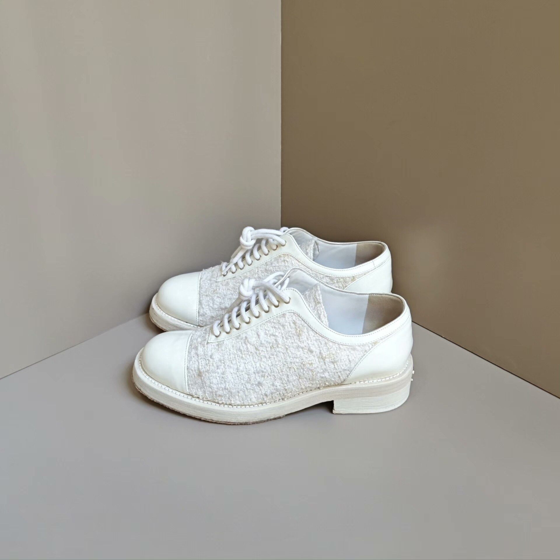 Chanel Chanel Wool Lowtop Sneakers us_6 Women Size US 6 / IT 36 - 1 Thumbnail