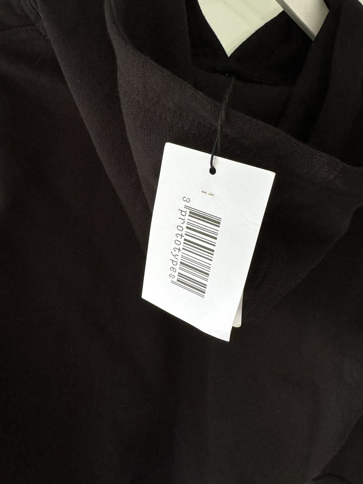 Prototypes Cropped gloved hoodie « HARD » Size US M / EU 48-50 / 2 - 13 Thumbnail