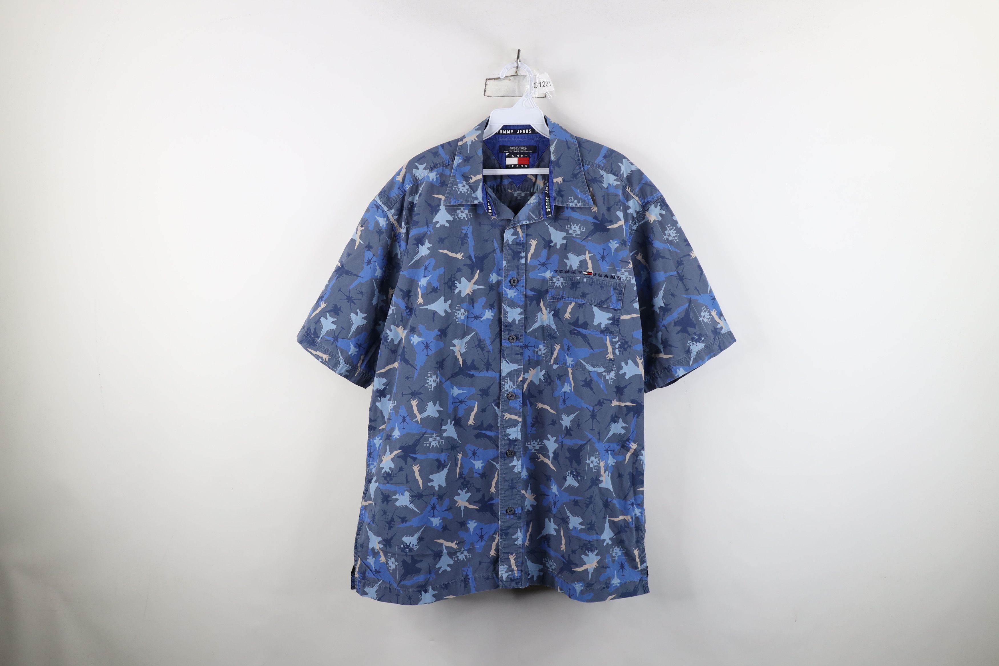 Tommy Hilfiger Vintage 90s Tommy Hilfiger Plane All Over Print Button Shirt Size US L / EU 52-54 / 3 - 1 Thumbnail