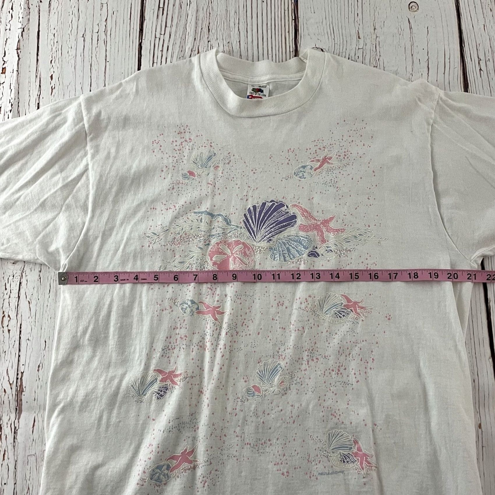 Fruit Of The Loom VINTAGE Holden Beach T-Shirt Men XL White Short Sleeve Stitch FOTL 1990s Beach Theme Shirt Mens Size US XL / EU 56 / 4 - 5 Thumbnail