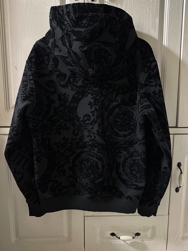 Versace Versace Baroque flocked patterned jacket sweatshirt Size US L / EU 52-54 / 3 - 2 Thumbnail