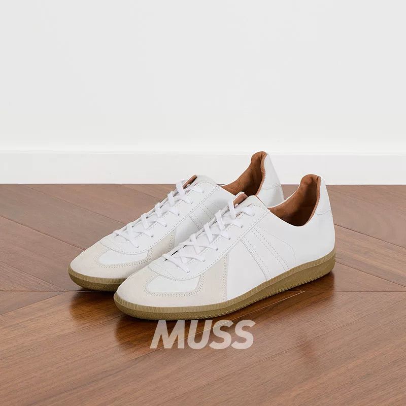 Reproduction of Found Vintage White Leather Sneakers Size 42 Size US 9 / EU 42 - 1 Preview