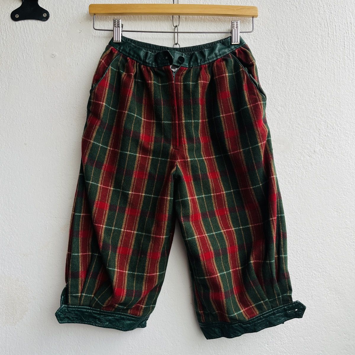 Christian Dior Monsieur × Dior × Vintage Real Vintage Christian Dior Sports Pants 1970s Size 26" / US 2 / IT 38 - 1 Thumbnail