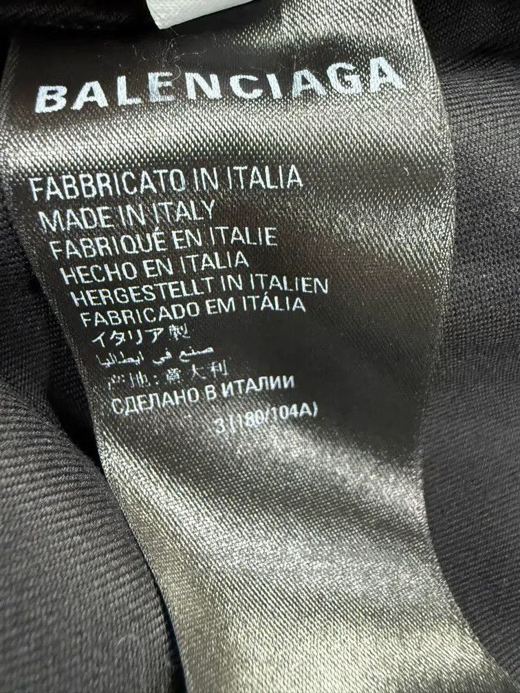 Balenciaga Balenciaga Black letter large logo print oversized short s Size US L / EU 52-54 / 3 - 5 Thumbnail