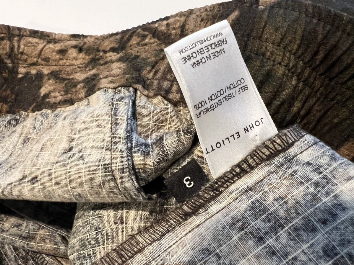 John Elliott John Elliott panorama cargo camo pants. 3/L. $498 Size US 34 / EU 50 - 2 Thumbnail