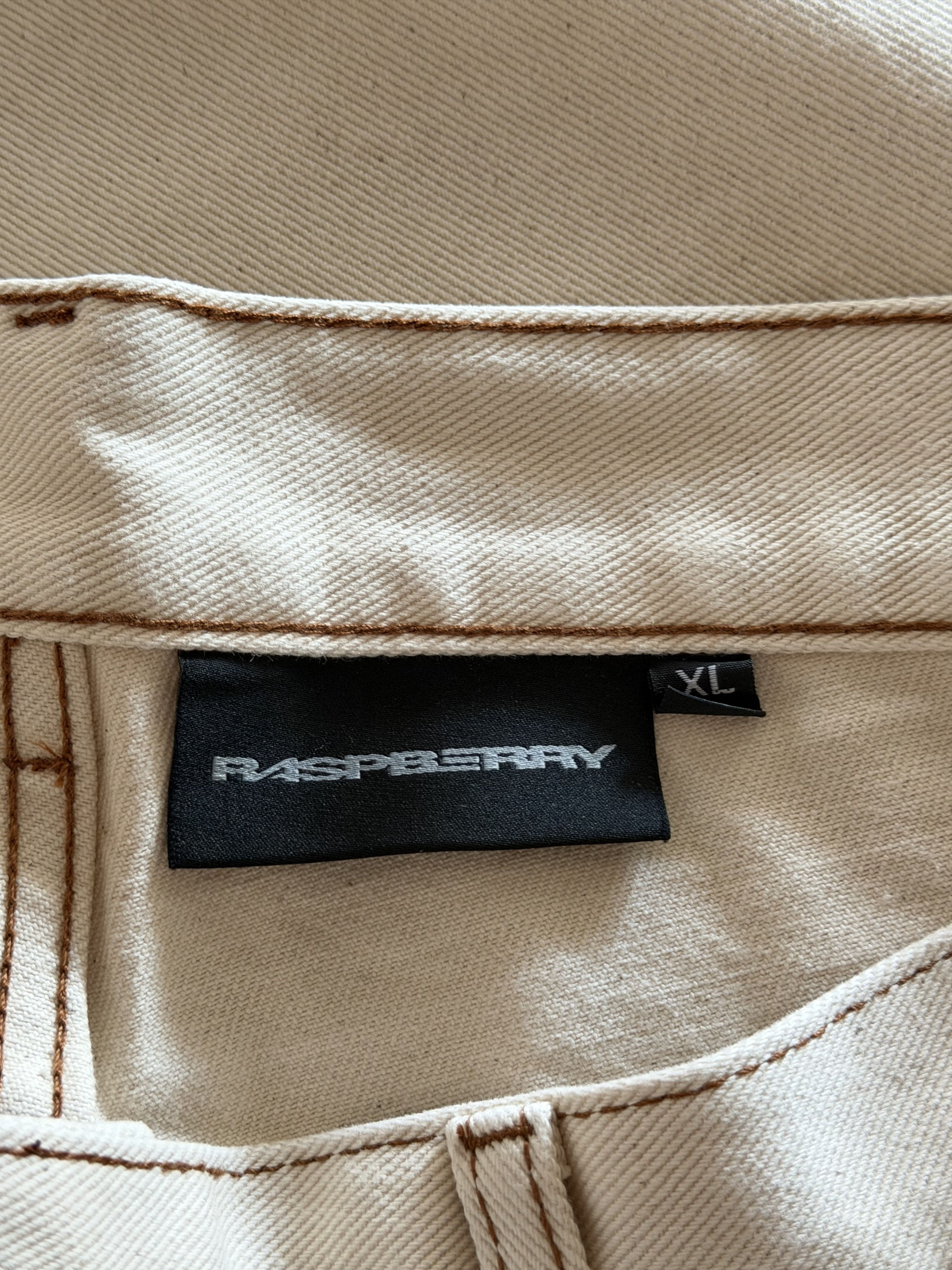 The GV Gallery GvGallery Cream Jorts Size US 36 / EU 52 - 2 Thumbnail