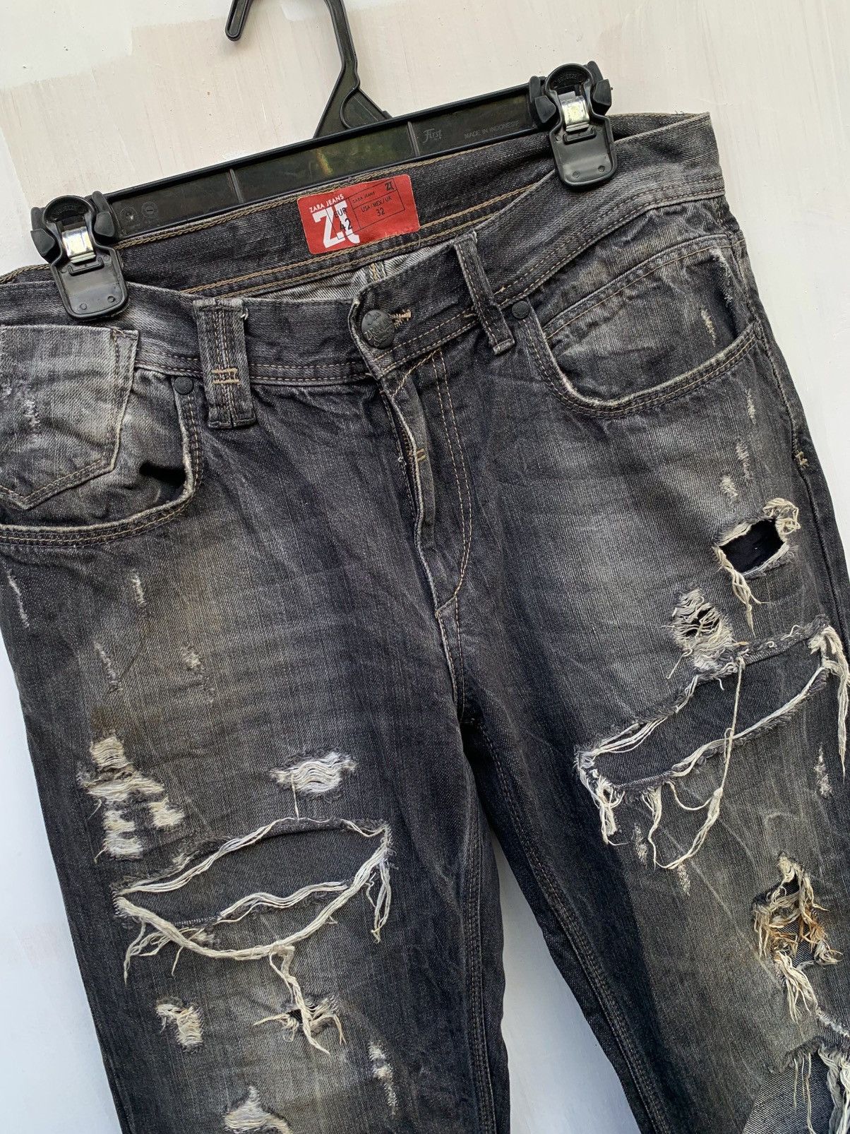 If Six Was Nine Zara ripped distressed jeans Size US 32 / EU 48 - 2 Thumbnail