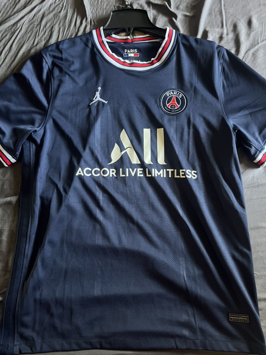 Other Inauthentic PSG Jersey Size US XL / EU 56 / 4 - 1 Thumbnail