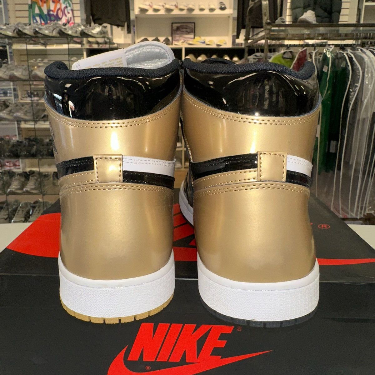 Jordan Brand × Nike Size 14 - Air Jordan 1 Retro OG NRG High Gold Top 3 Size US 14 / EU 47 - 3 Thumbnail