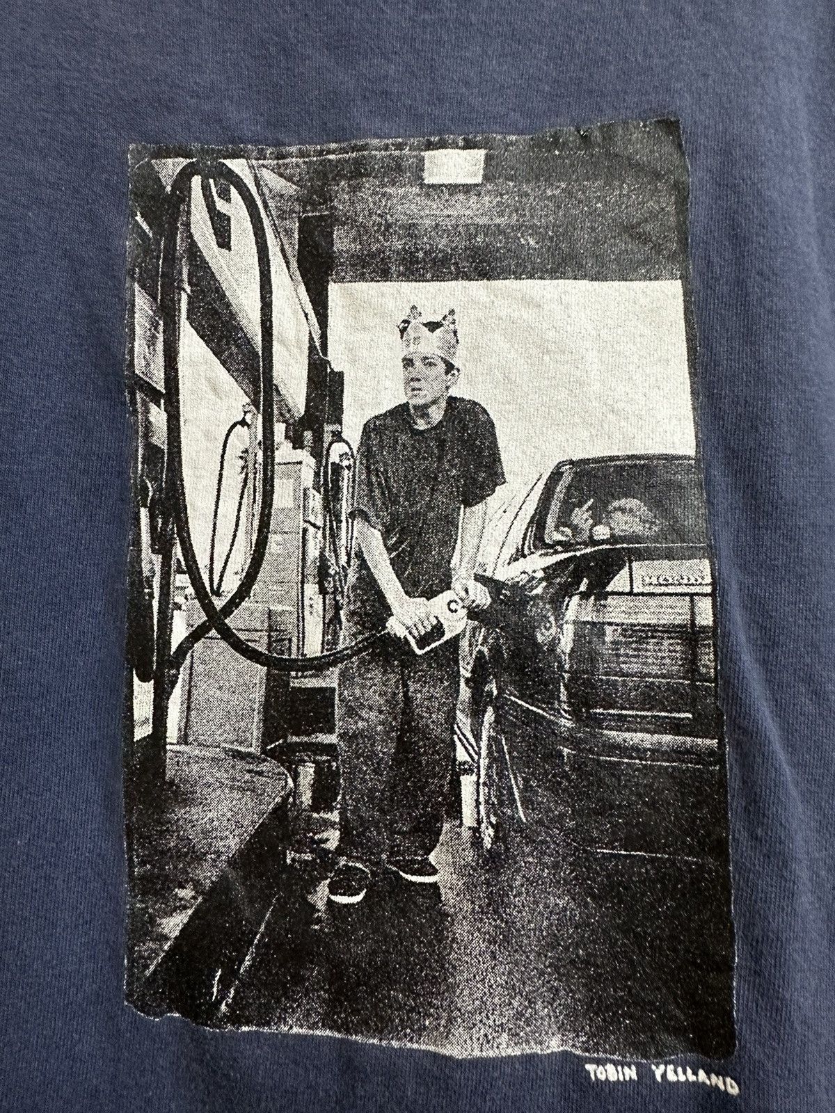 Vintage Vintage 90's Red Ink Tobin Yelland Faded Tees Size US S / EU 44-46 / 1 - 4 Thumbnail