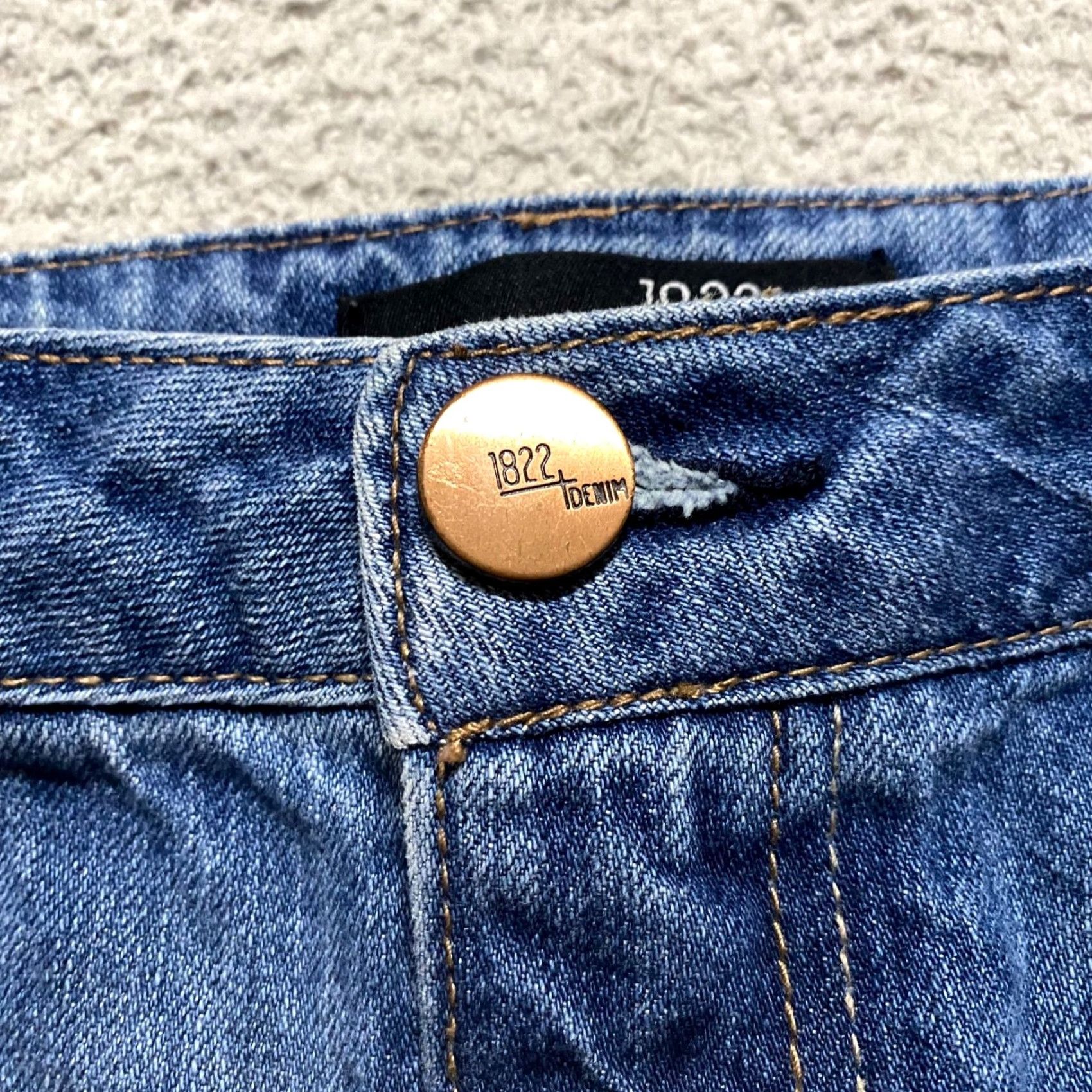 Vintage 1822 Denim Skirt Womens 6 Denim Blue Distressed Mini Short Button Pockets Casual Fall Spring Summer Size 28" / US 6 / IT 42 - 7 Thumbnail