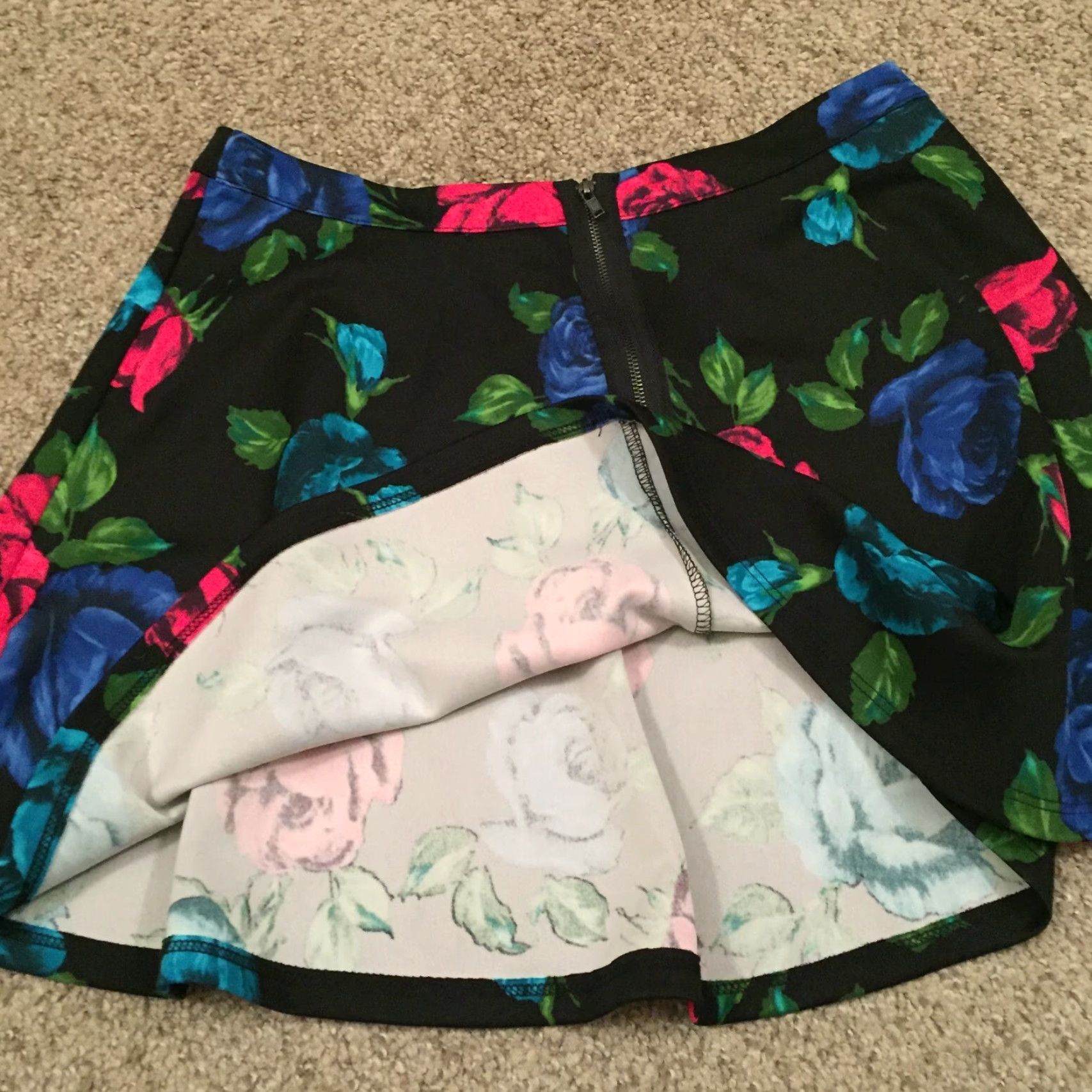 Forever 21 Forever 21 Skirt Medium Black Floral Flare Short Unlined Size 32" / US 10 / IT 46 - 7 Thumbnail