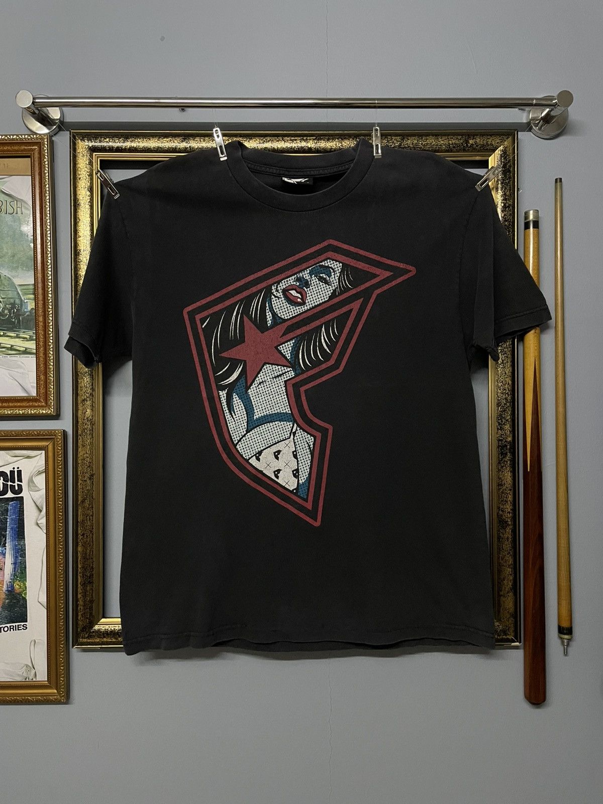 Japanese Brand × Vintage Vintage 90s Famous Stars & Straps Sexy Girl Sunfaded Tshirt Size US M / EU 48-50 / 2 - 1 Thumbnail