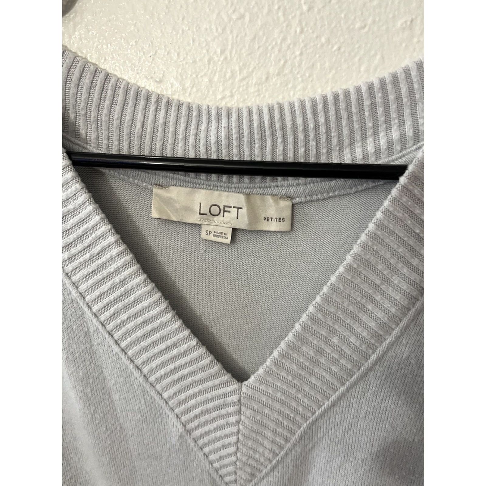 Loft VINTAGE LOFT Ann Taylor Sweater Womens Small Petites Gray Knit V-Neck Pullover Size S / US 4 / IT 40 - 2 Thumbnail