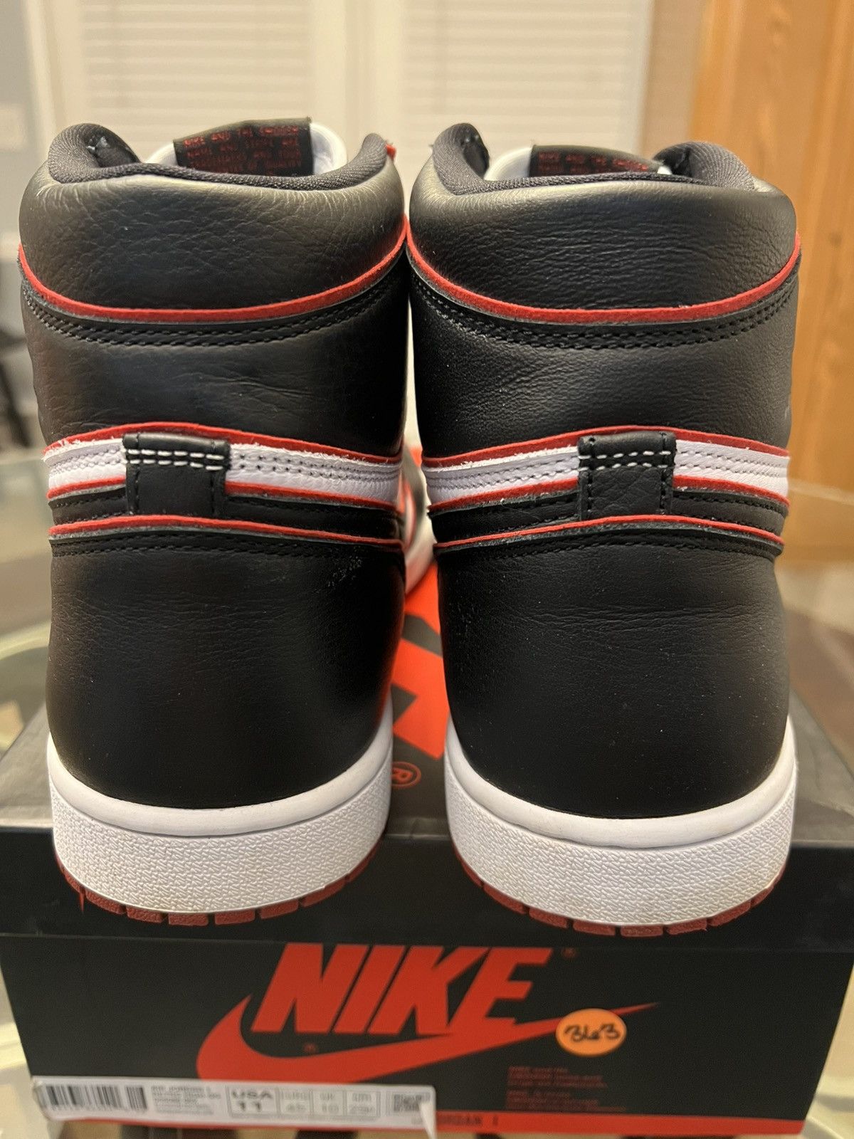 Jordan Brand Jordan 1 Retro High “Bloodline” 2019 Size US 11 / EU 44 - 8 Thumbnail