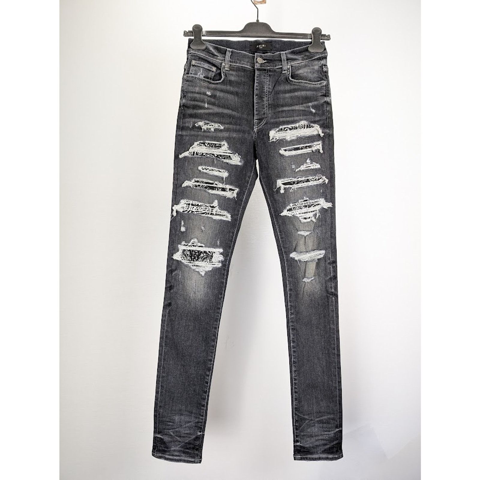 Amiri o1rshd1 Bandana Thrasher Jeans in Grey Size US 32 / EU 48 - 1 Thumbnail