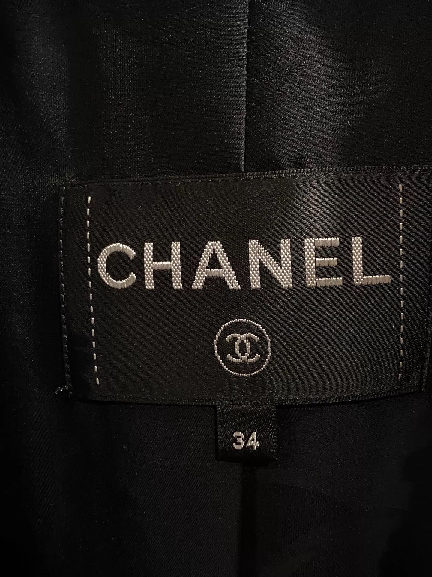 Chanel Chanel Classic Tweed Unisex Jacket Size XS / US 0-2 / IT 36-38 - 3 Thumbnail