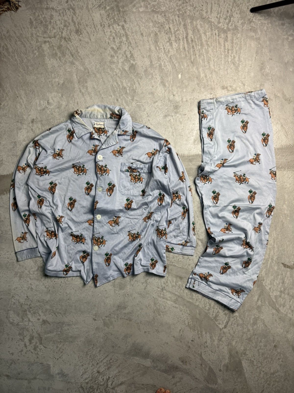 Burberry Vintage Burberry Pyjamas All over print 🐎🏇🏻 Size US L / EU 52-54 / 3 - 3 Thumbnail