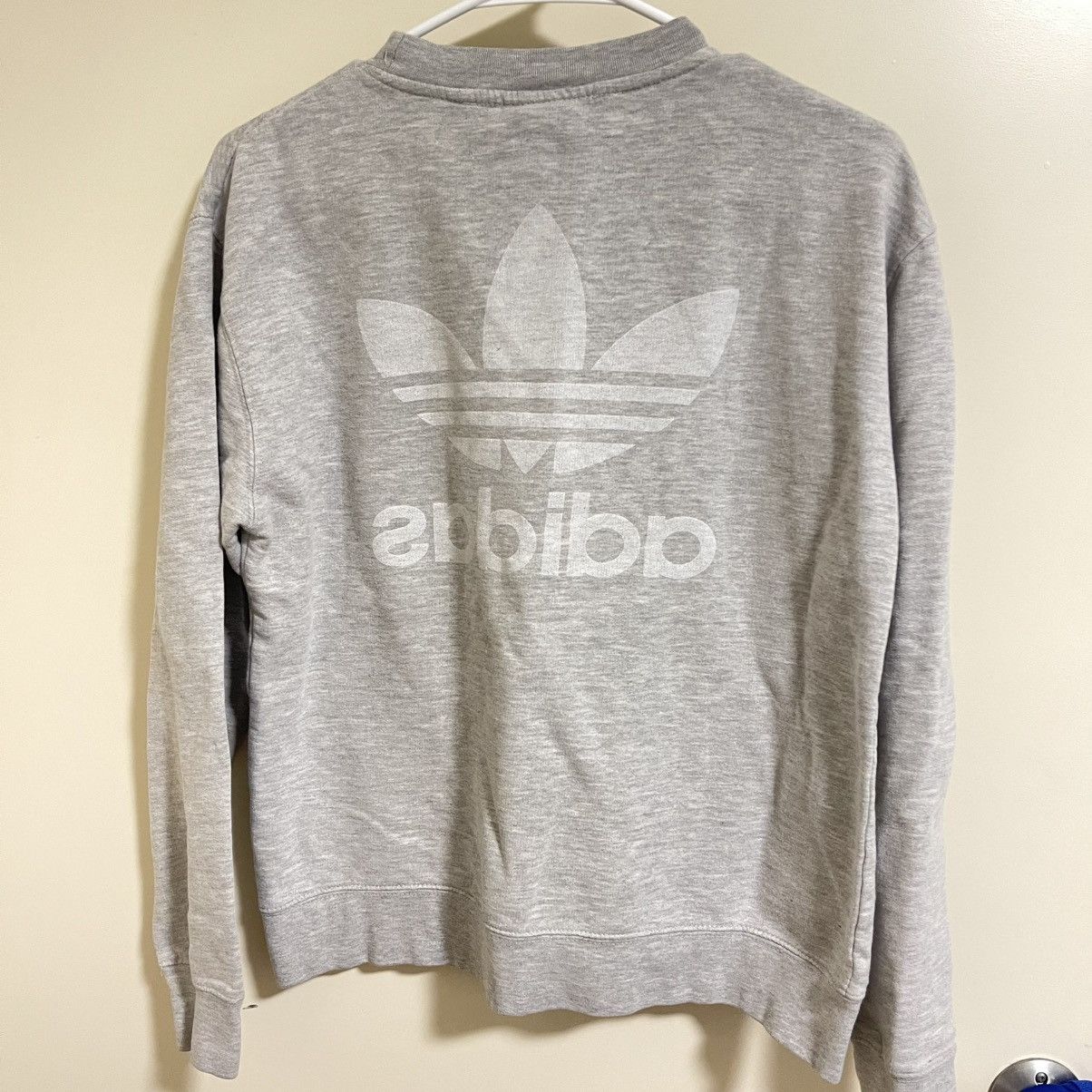 Adidas Adidas Originals Women Size Small Gray Crew Neck Sweatshirt Size S / US 4 / IT 40 - 2 Thumbnail