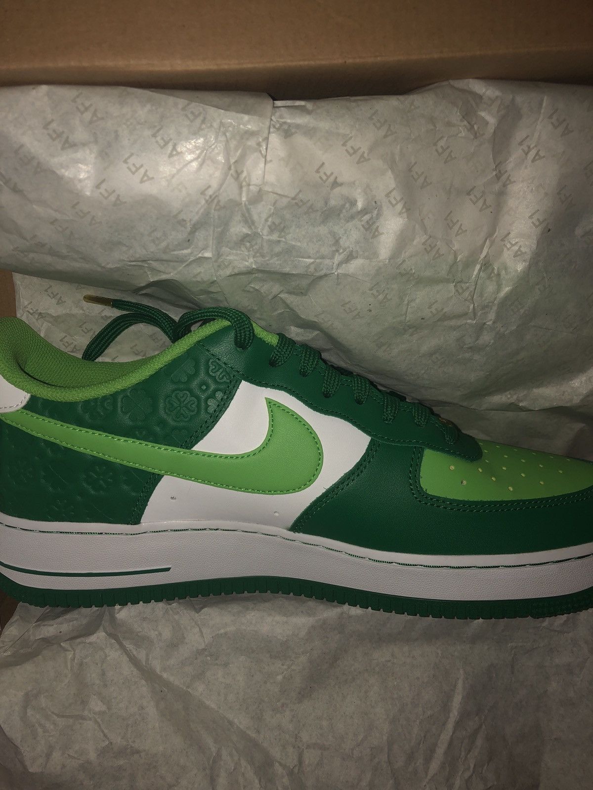 Nike Nike af1 low shamrock st patricks day Size US 11 / EU 44 - 1 Thumbnail