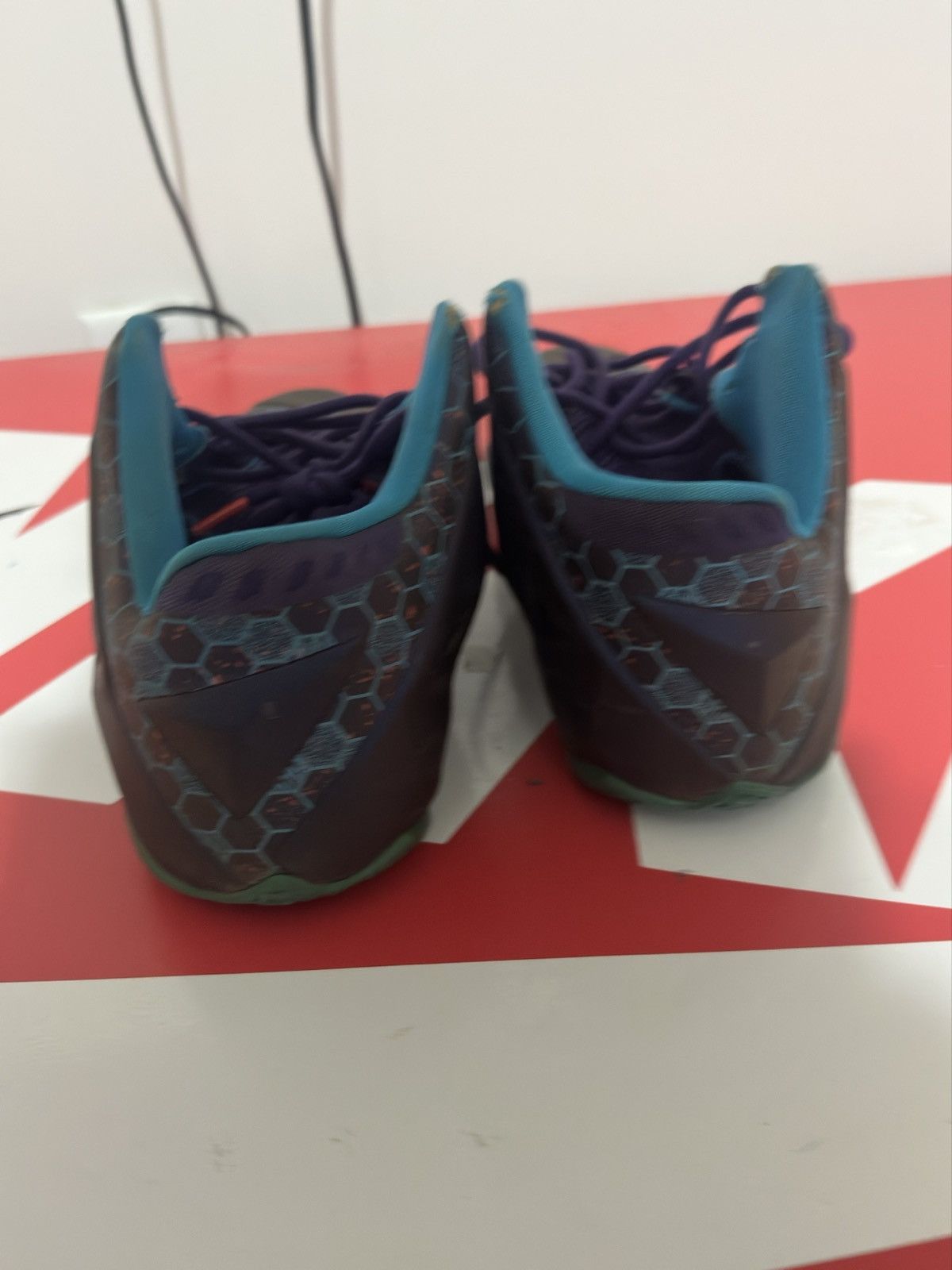 Nike Lebron 11 Hornet Size US 11 / EU 44 - 6 Thumbnail