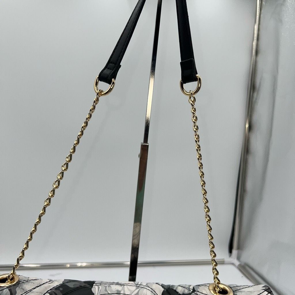Betsey Johnson Betsey Johnson Ciara Gray Flowered Shoulder Bag Size ONE SIZE - 5 Thumbnail
