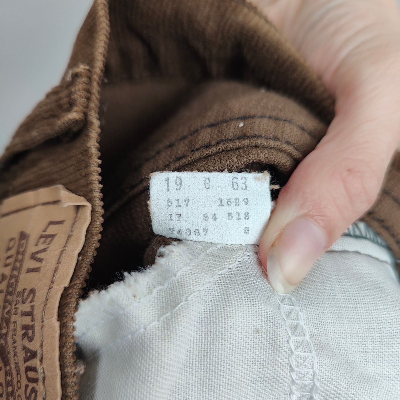 Levi's Vintage Levi's 517 Corduroy Jeans Mens 29x33 Brown Bootcut Size US 29 - 8 Thumbnail
