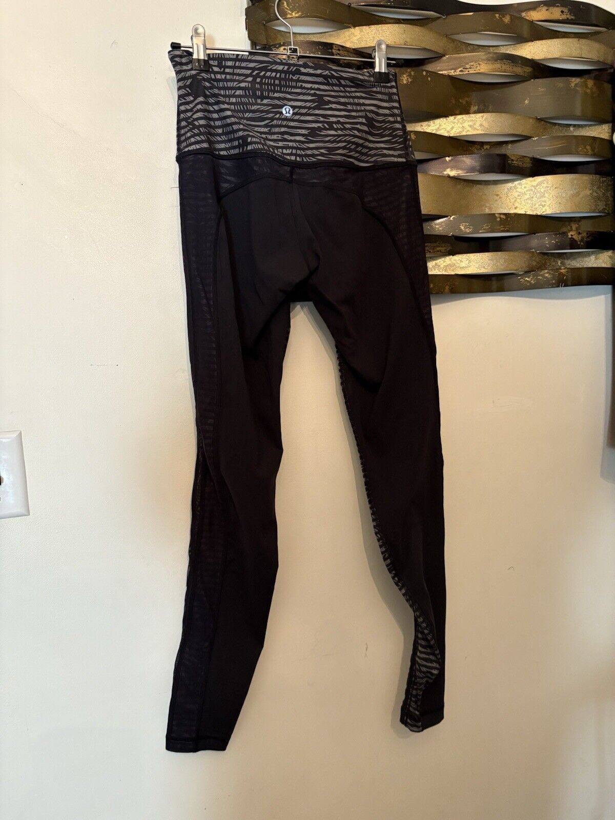 Lululemon Lululemon Full Length Mesh Leggings Size 8 Size 30" / US 8 / IT 44 - 2 Thumbnail