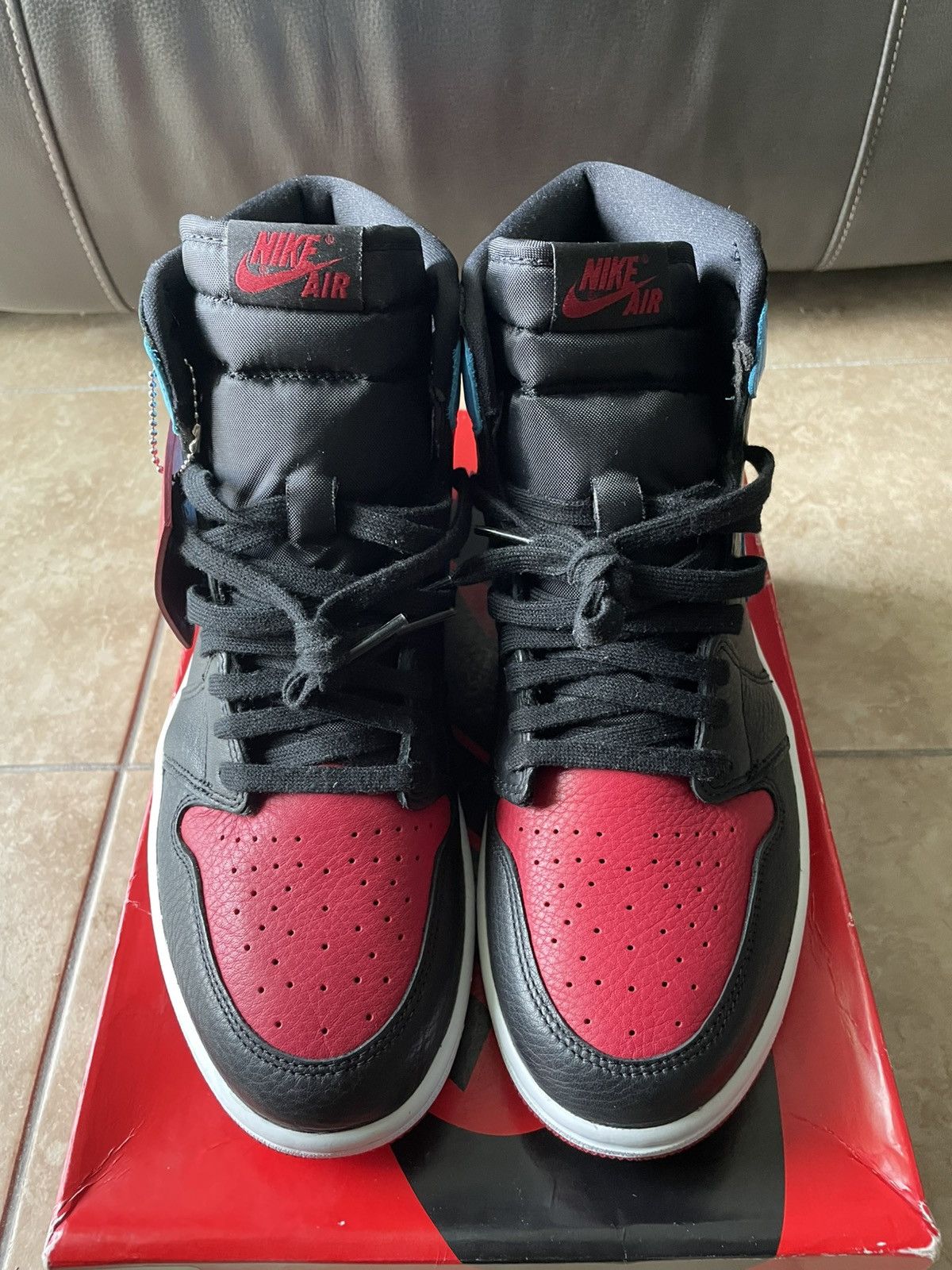 Jordan Brand WMNS AIR JORDAN 1 HIGH OG/ UNC TO CHI Size US 10.5 / EU 43-44 - 4 Thumbnail