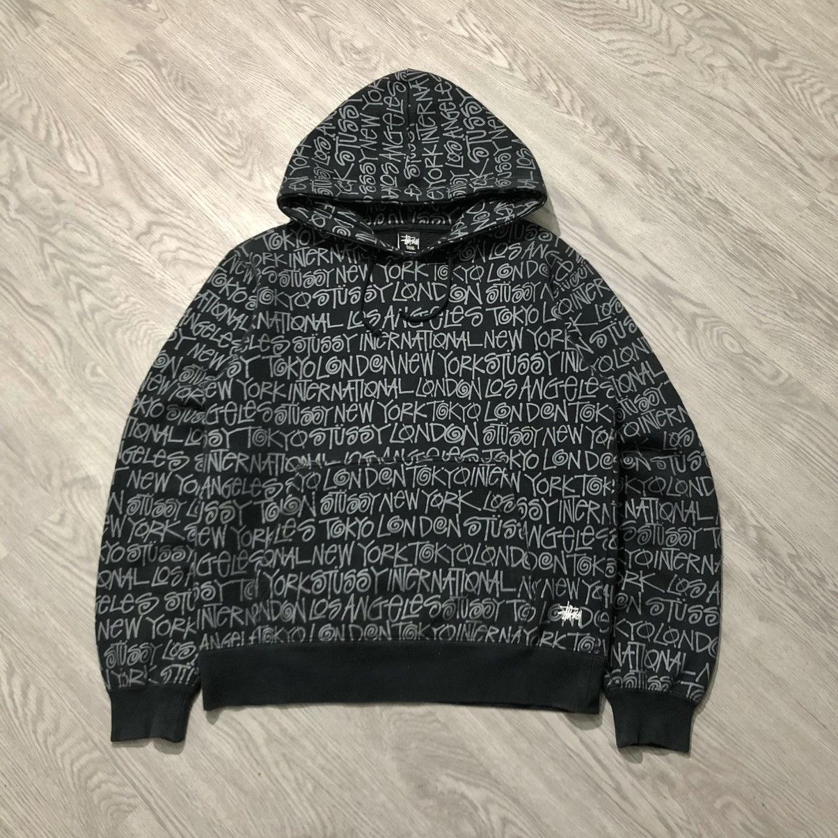 Stussy 2000s Stussy World Tour Monogram Logo Pull Over Hoodie Black Size US L / EU 52-54 / 3 - 1 Thumbnail