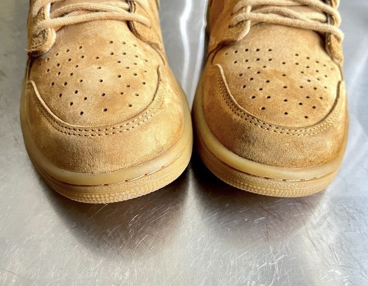 Nike NIKE AIR JORDAN 1 RETRO HIGH WHEAT/GOLDEN-HARVEST SIZE 11 Size US 11.5 / EU 44-45 - 3 Thumbnail