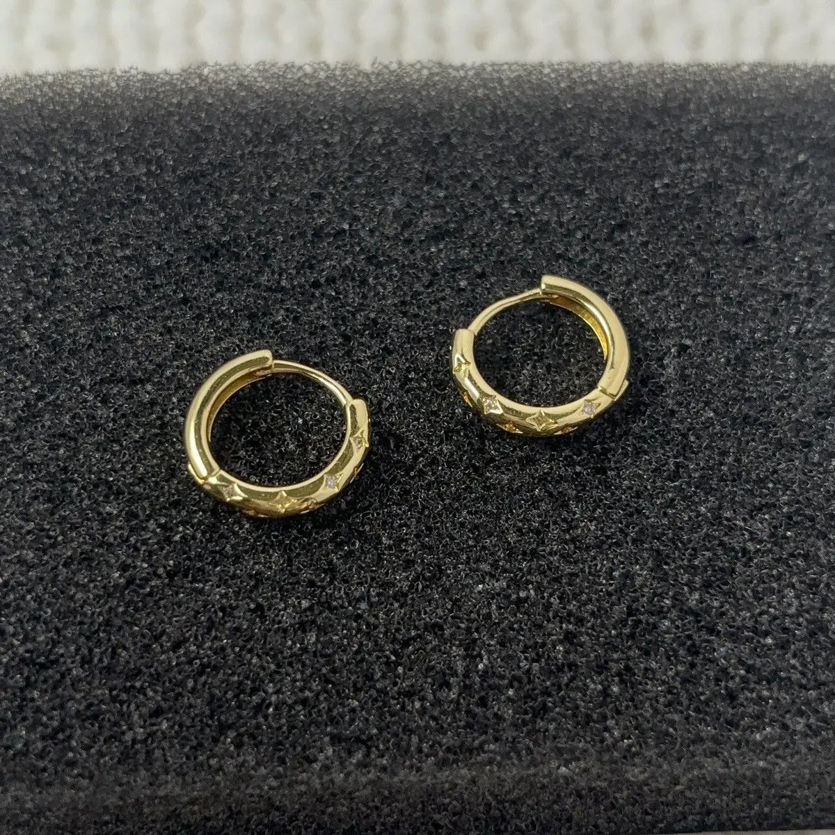 Jewelry Star Small Hoop Earrings for Women Men Unisex Earrings Size ONE SIZE - 4 Thumbnail