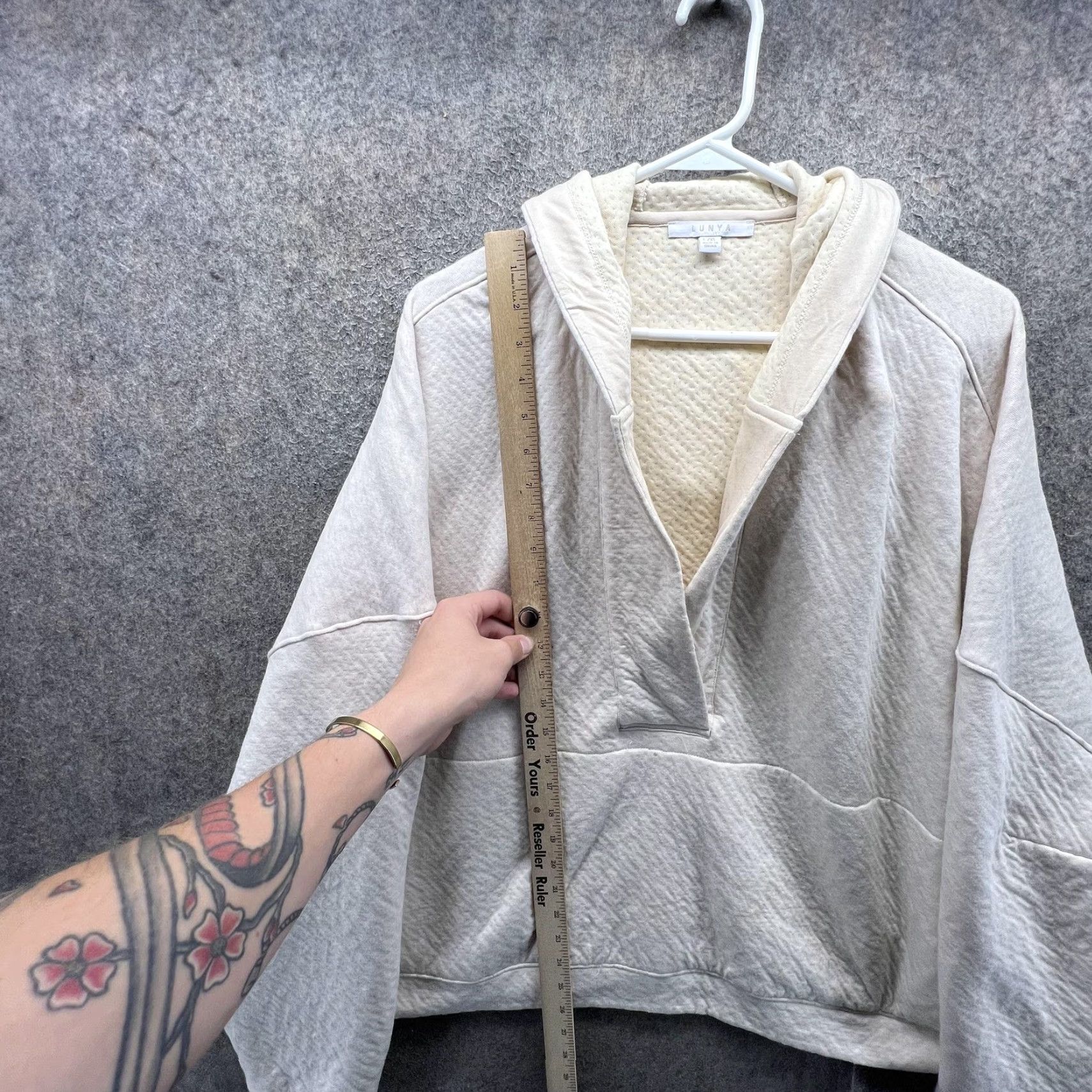 Lunya Lunya Hoodie Womens L/XL White Quilted Oversized Pullover Heavyweight Lined Pullover Casual Winter Womens Size L / US 10 / IT 46 - 5 Thumbnail
