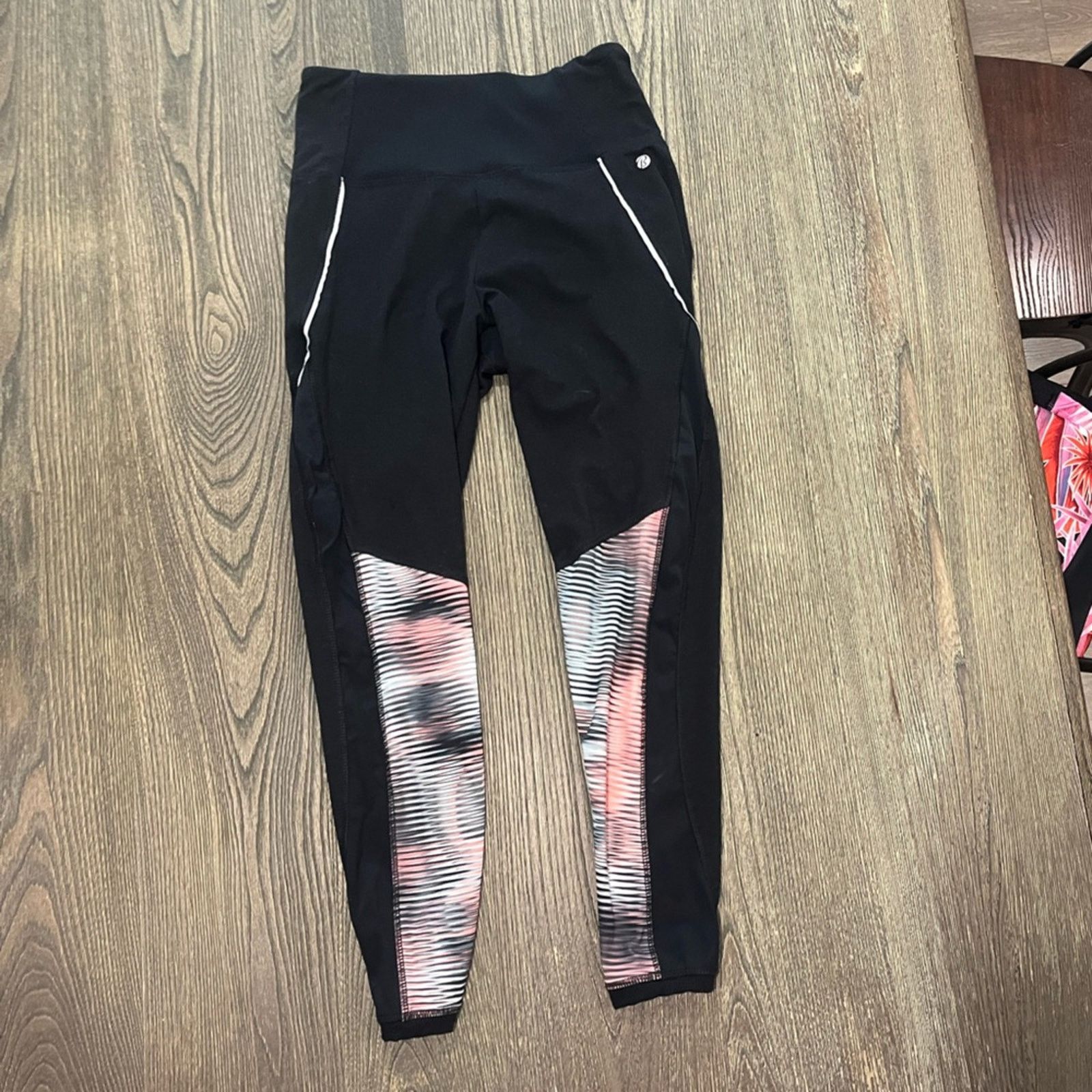 Bally Bally Total Fitness Leggings 7/8 Cropped Yoga Gym Black Size 28" / US 6 / IT 42 - 1 Thumbnail
