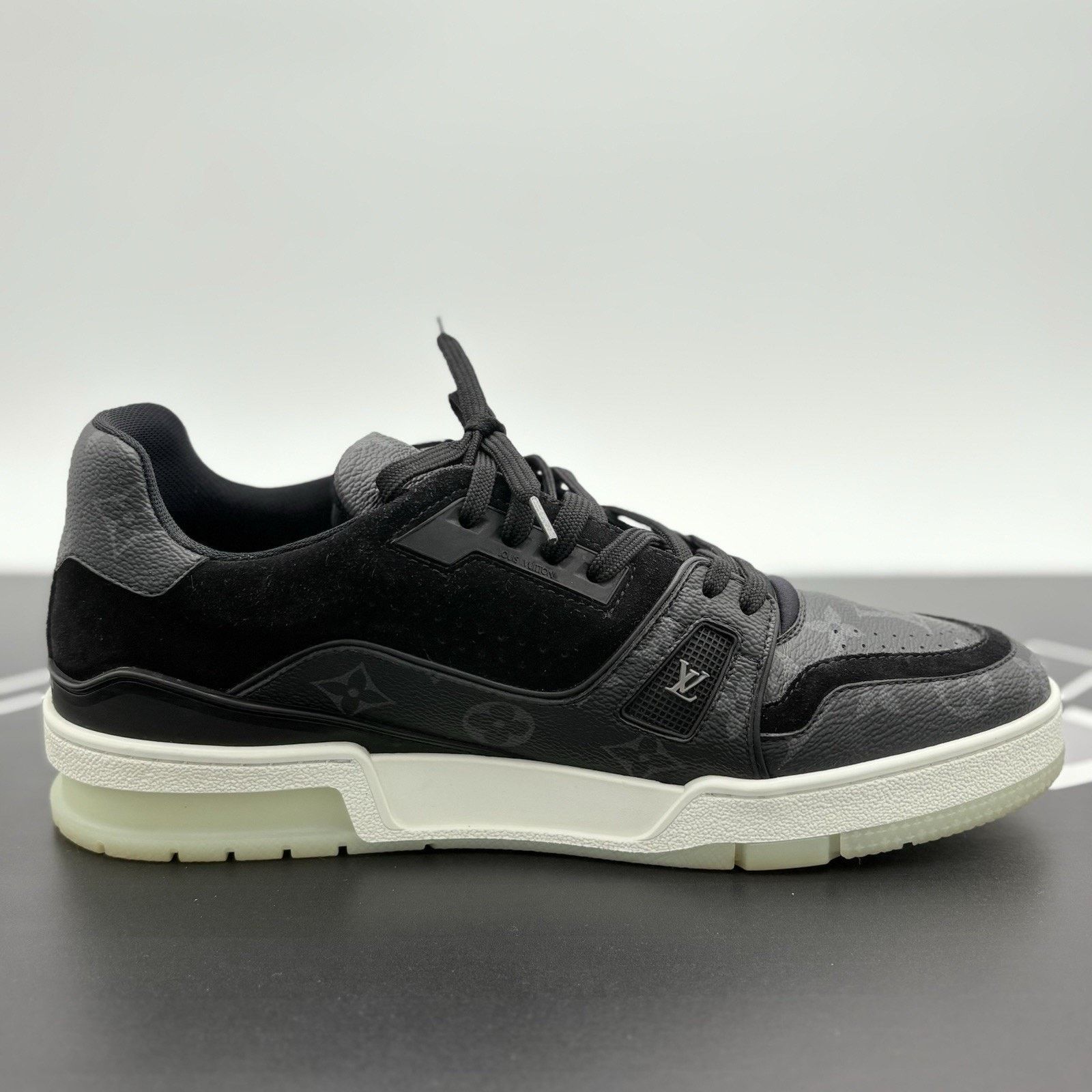 Louis Vuitton Louis Vuitton Trainer ' Black Monogram ' | GREAT CONDITION! Size US 9.5 / EU 42-43 - 10 Thumbnail
