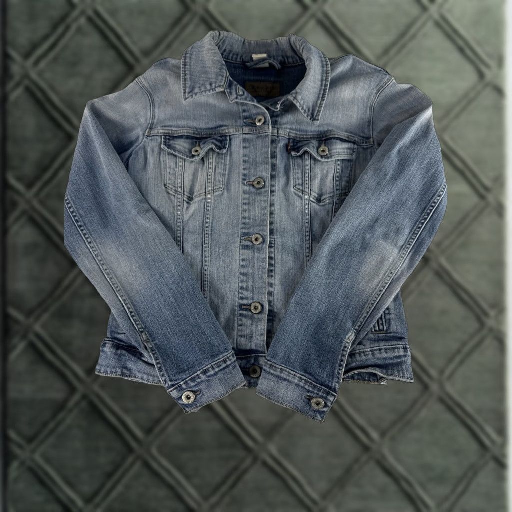 Levi's Levi’s Trucker Jacket Womens XL Blue Denim Button Front Classic Fit Size XL / US 12-14 / IT 48-50 - 1 Thumbnail