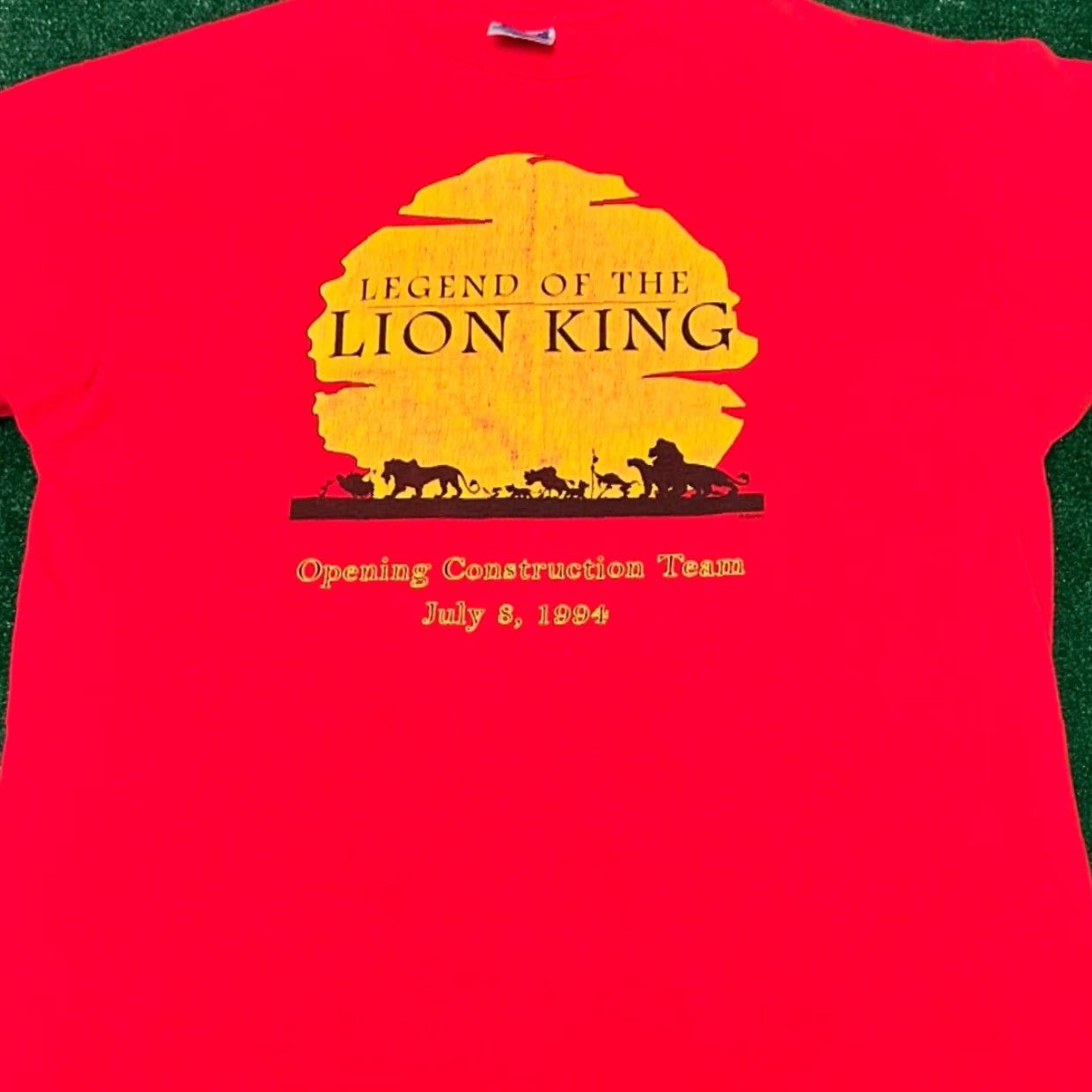 Disney VINTAGE Disney The Lion King Ride Show Cast Team Opening 1994 Shirt Mens XL 90s Red T-Shirt Size US XL / EU 56 / 4 - 3 Thumbnail
