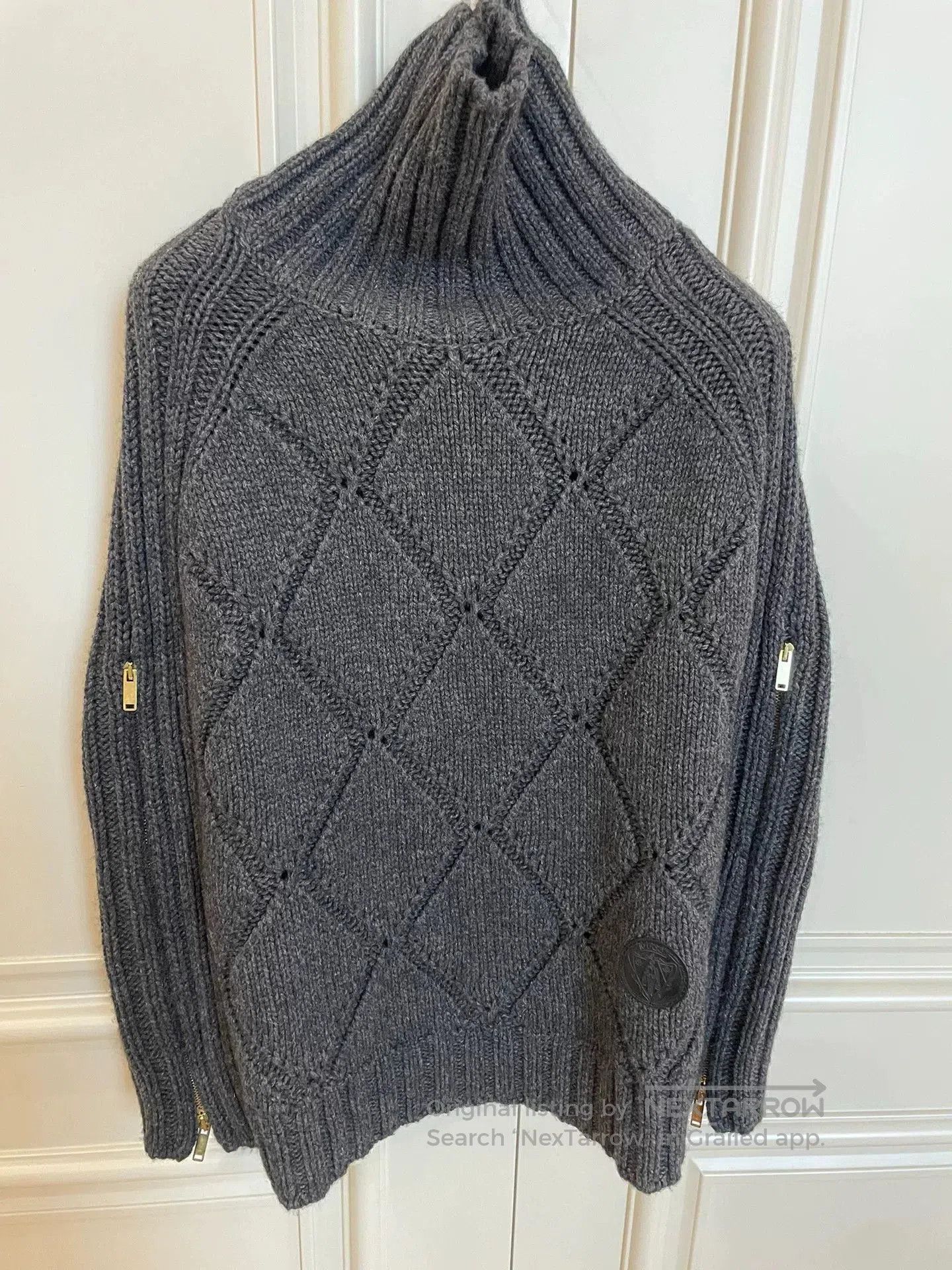 Gucci Gucci Gray Cape Coat Sweater L. Size L / US 10 / IT 46 - 1 Thumbnail