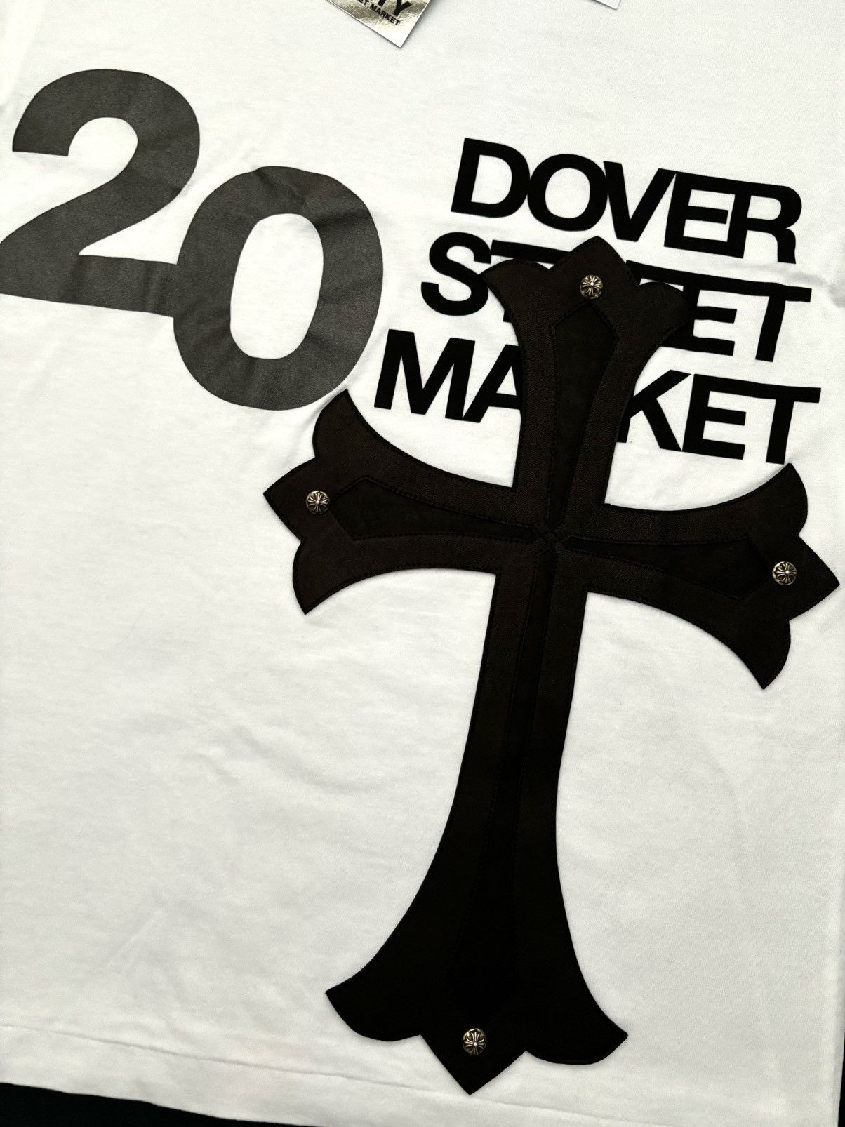 Tシャツ・カットソー Chrome Hearts Dover Street 20th Leather Cross T-Shirt Chrome Hearts Dover Street Market 20th Anniversary Cross