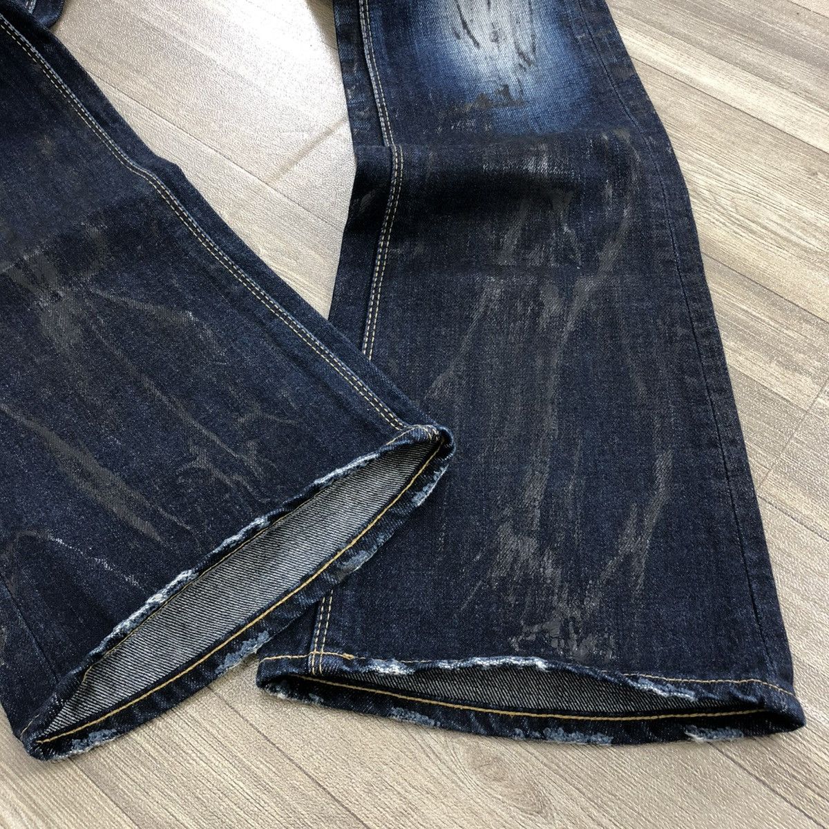 GOSTAR DE FUGA × If Six Was Nine × Tornado Mart 🇯🇵 2000s Fuga Devil Vomits Claw Mark Distressed Flared Jeans Size US 30 / EU 46 - 9 Thumbnail