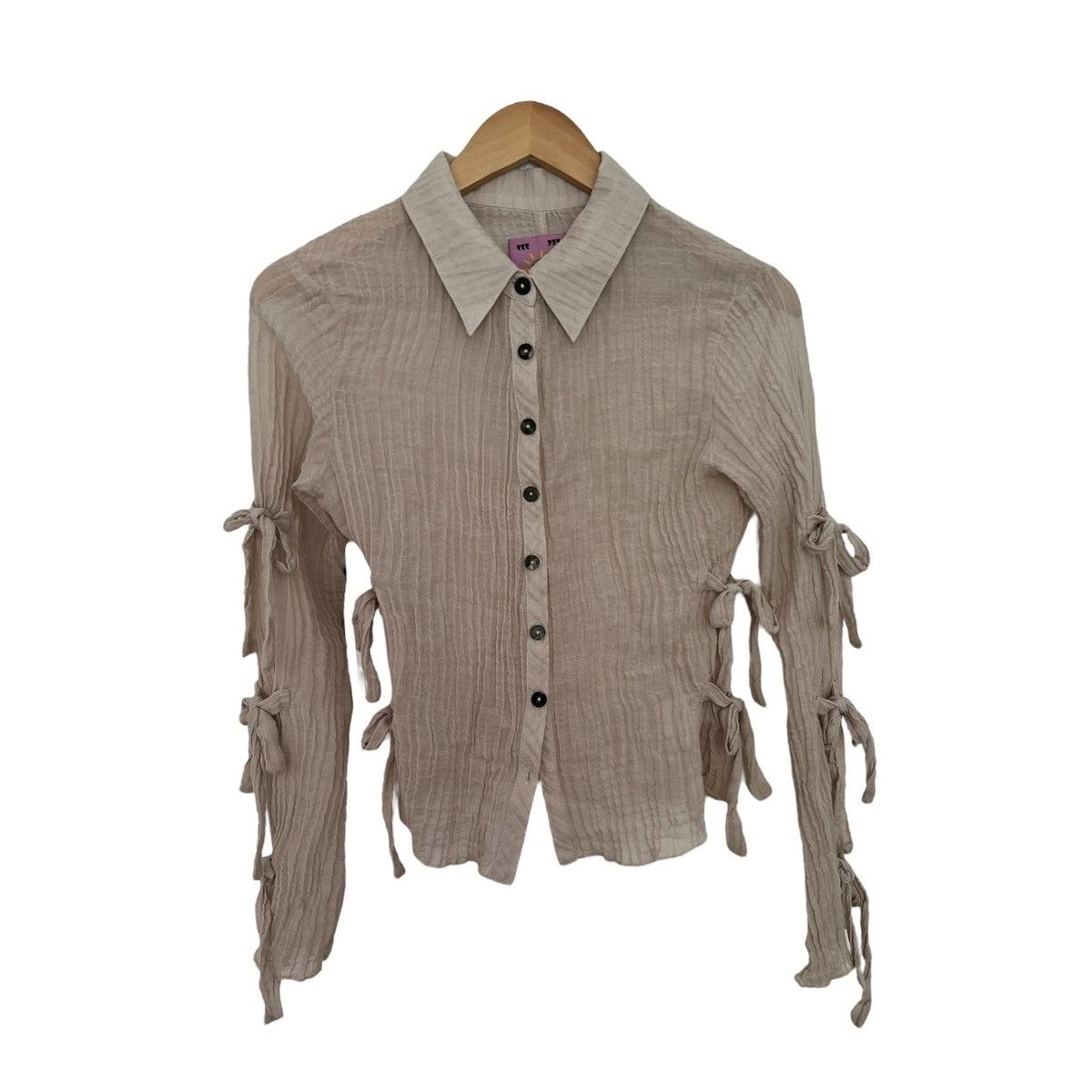 Unif pleat bow tie shirt