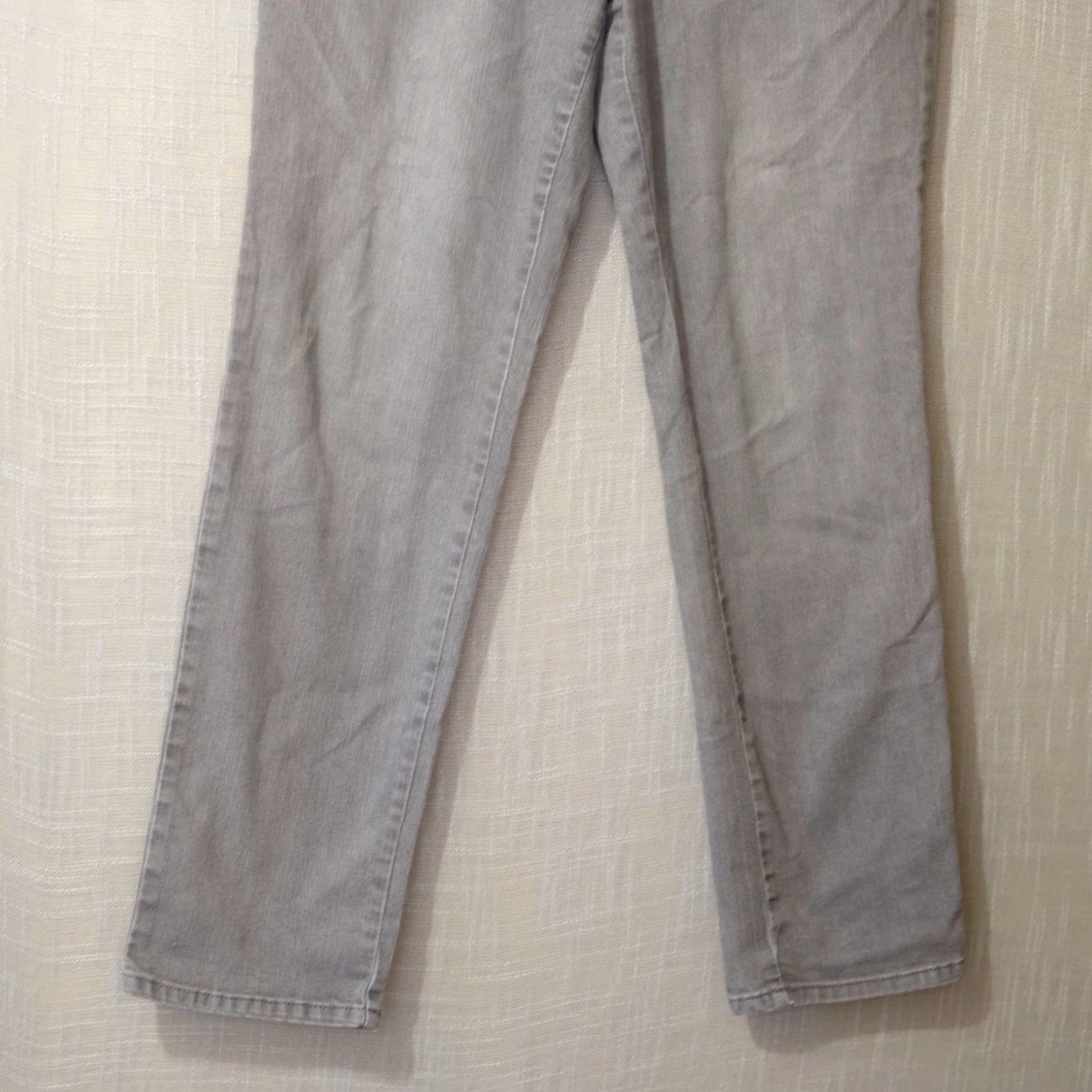 Gloria Vanderbilt Gloria Vanderbilt Amanda Straight Jeans Gray Women's 12 Denim 5-Pocket Regular Waist 33in Inseam 30-1/2in 7-1/2in Leg Open Vintage No Mens/Womens? Size 34" / US 12 / IT 48 - 3 Thumbnail